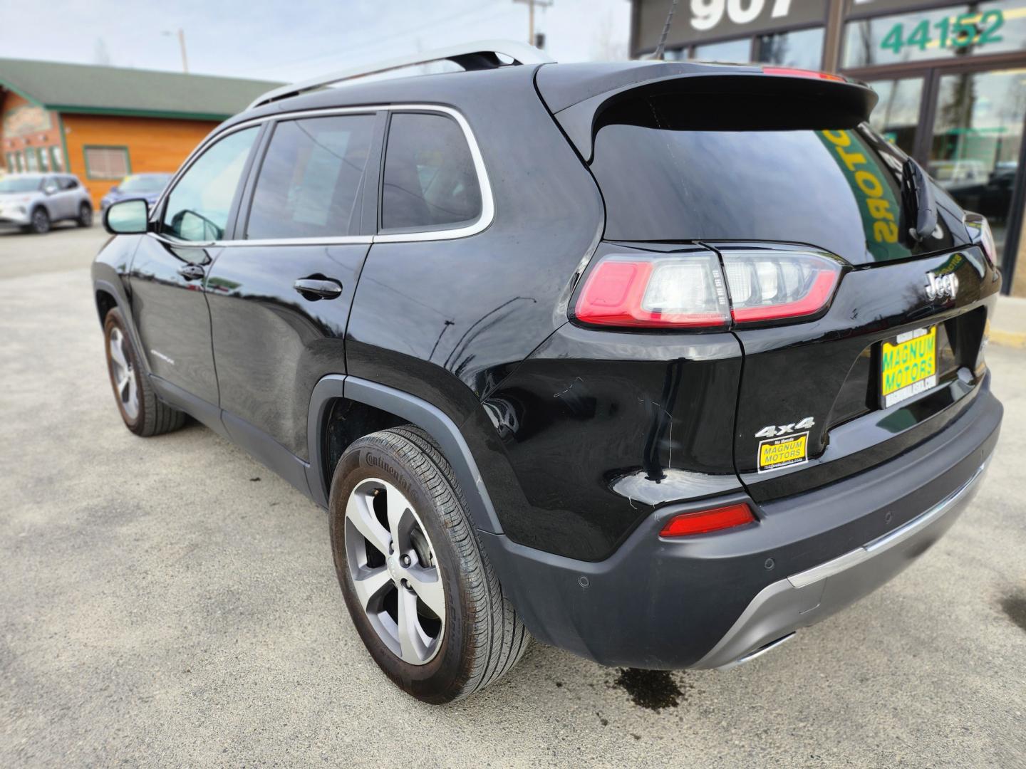 2021 BLACK /Black JEEP CHEROKEE LIMITED (1C4PJMDX6MD) with an 3.2L engine, Automatic transmission, located at 1960 Industrial Drive, Wasilla, 99654, (907) 274-2277, 61.573475, -149.400146 - Photo#3